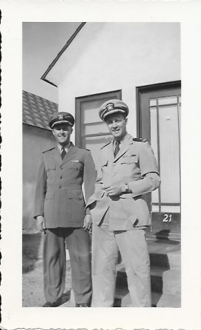 DADANDUNCLEJOHNNABOCEANSIDESPRING1945.jpg