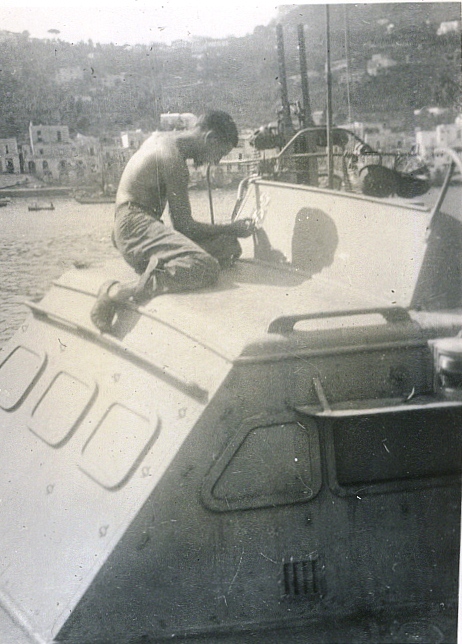 PT204crewmanpaintsNazikillmarkonwindscreeninBastia.jpg