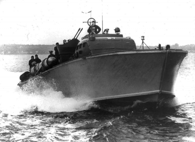 PT67RON4Melville1942.jpg