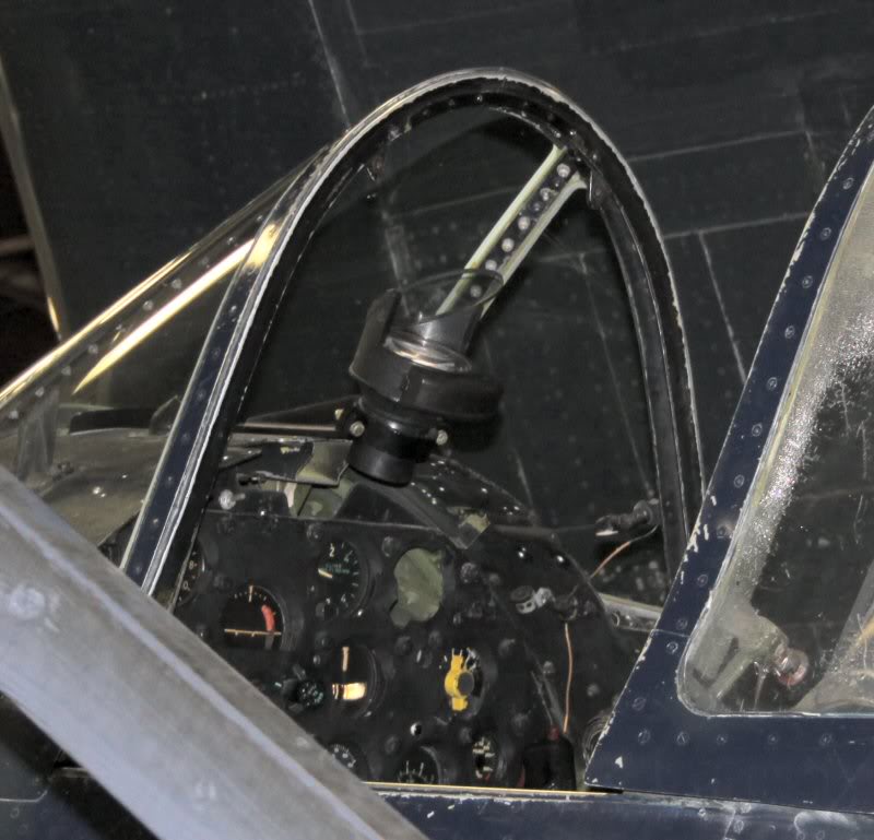 f4u1acockpitgunsight.jpg